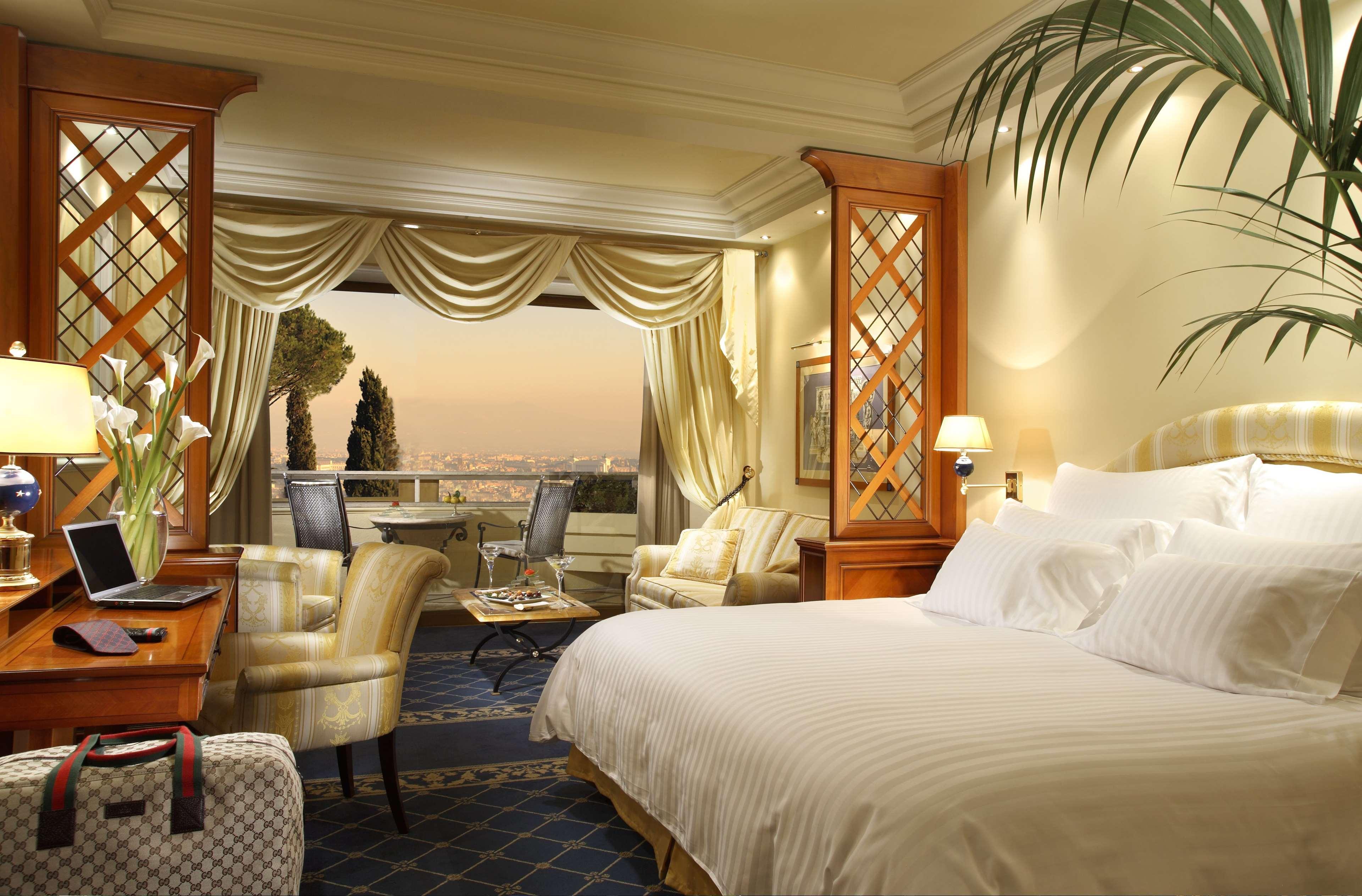 Rome Cavalieri, A Waldorf Astoria Hotel Esterno foto A room at the Four Seasons Hotel, Cairo