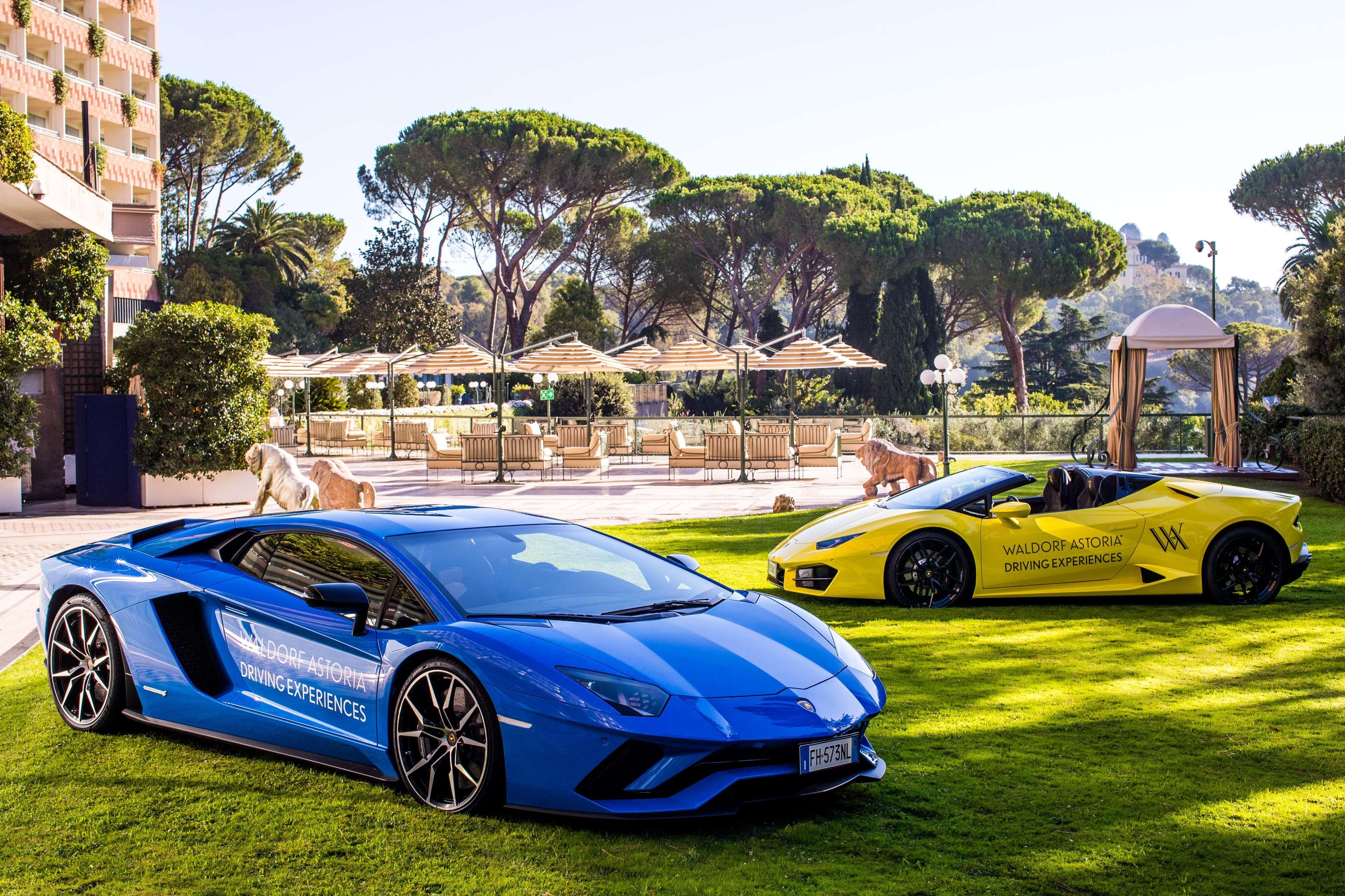 Rome Cavalieri, A Waldorf Astoria Hotel Esterno foto Lamborghini Aventador